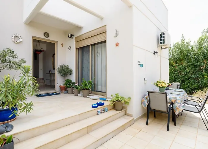 빌라 Marilena Mare Seaside & Jacuzzi House 50meters From Sea