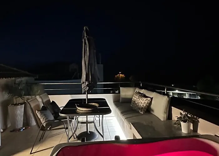 Marilena Mare Seaside & Jacuzzi House 50meters From Sea * 이알리소스