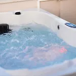 Marilena Mare Seaside & Jacuzzi House 50meters From Sea イアリソス
