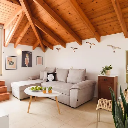 Marilena Mare Seaside & Jacuzzi House 50meters From Sea *